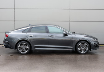 Подержанный автомобиль Kia K5 2021 года (4 фото)