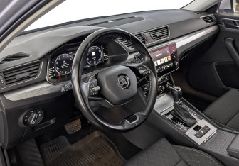 Подержанный автомобиль Skoda Superb Liftback 2021 года (16 фото)