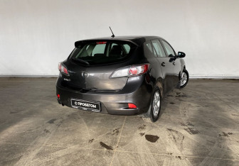 Подержанный автомобиль Mazda 3 Hatchback 2013 года (4 фото)