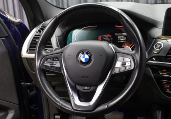 Подержанный автомобиль BMW X4 2020 года (18 фото)