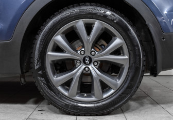Подержанный автомобиль Hyundai Santa Fe 2017 года (9 фото)