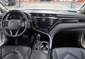 Подержанный автомобиль Toyota Camry Sedan 2020 года (14 фото)