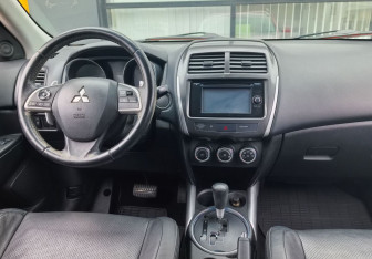 Подержанный автомобиль Mitsubishi ASX 2014 года (13 фото)