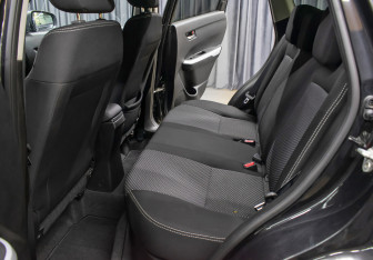 Подержанный автомобиль Suzuki Vitara 2016 года (12 фото)