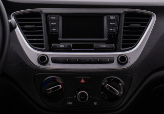 Подержанный автомобиль Hyundai Solaris Sedan 2017 года (14 фото)