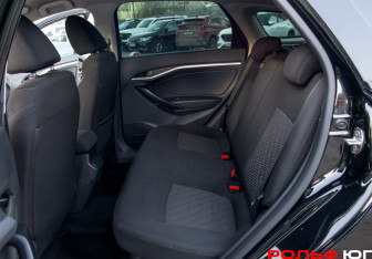 Подержанный автомобиль LADA (ВАЗ) Vesta Wagon 2021 года (10 фото)