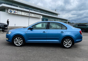 Подержанный автомобиль Skoda Rapid Liftback 2015 года (8 фото)