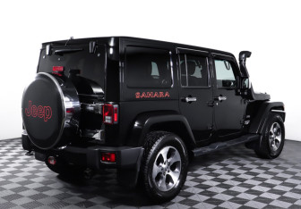 Подержанный автомобиль Jeep Wrangler 2016 года (5 фото)