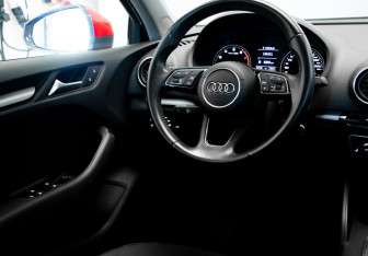 Подержанный автомобиль Audi A3 Sedan 2019 года (17 фото)