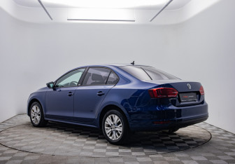 Подержанный автомобиль Volkswagen Jetta Sedan 2014 года (7 фото)