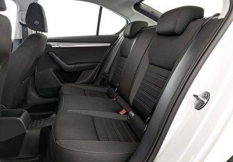 Подержанный автомобиль Skoda Octavia Liftback 2017 года (11 фото)