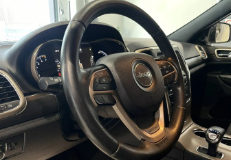 Подержанный автомобиль Jeep Grand Cherokee 2013 года (13 фото)