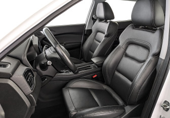 Подержанный автомобиль Chery Tiggo 4 2022 года (10 фото)