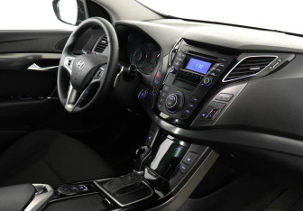 Подержанный автомобиль Hyundai i40 Wagon 2013 года (8 фото)
