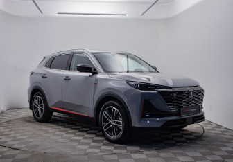 Подержанный автомобиль Changan UNI-S 2024 года (3 фото)
