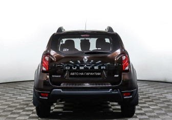 Подержанный автомобиль Renault Duster 2018 года (4 фото)