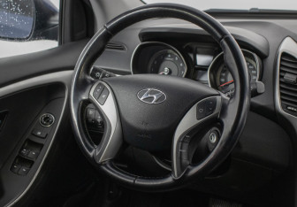 Подержанный автомобиль Hyundai i30 Hatchback 2013 года (15 фото)