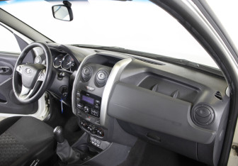 Подержанный автомобиль LADA (ВАЗ) Largus Wagon 2021 года (13 фото)