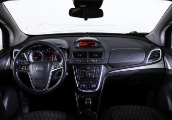 Подержанный автомобиль Opel Mokka 2014 года (17 фото)