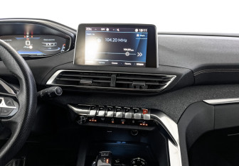 Подержанный автомобиль Peugeot 3008 2019 года (17 фото)