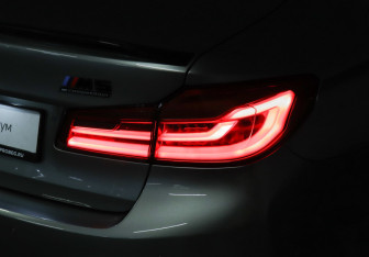 Подержанный автомобиль BMW M5 Sedan 2019 года (32 фото)