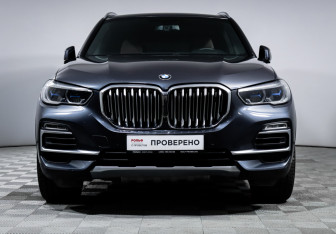 Подержанный автомобиль BMW X5 2019 года (2 фото)