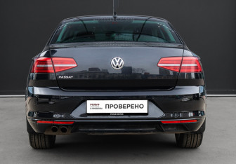 Подержанный автомобиль Volkswagen Passat Sedan 2019 года (5 фото)