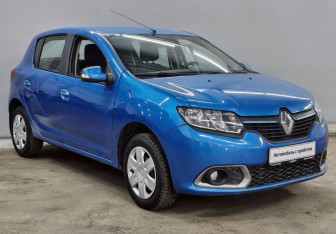 Подержанный автомобиль Renault Sandero 2016 года (3 фото)