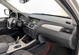 Подержанный автомобиль BMW X3 2013 года (11 фото)