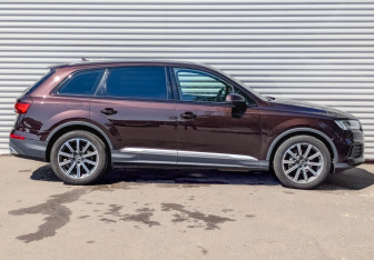 Подержанный автомобиль Audi Q7 2021 года (4 фото)