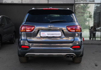 Подержанный автомобиль Kia Sorento 2018 года (5 фото)