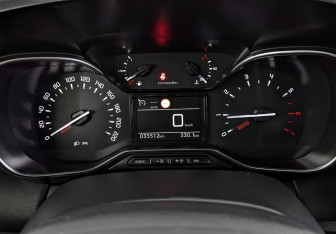Подержанный автомобиль Citroen C3 Aircross 2021 года (16 фото)