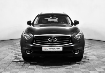 Подержанный автомобиль Infiniti QX70 2013 года (2 фото)