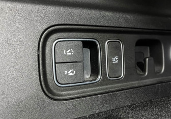 Подержанный автомобиль LiXiang L7 2024 года (29 фото)