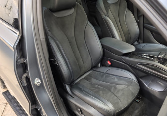 Подержанный автомобиль Geely Monjaro 2024 года (22 фото)