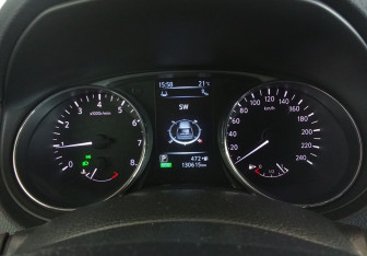 Подержанный автомобиль Nissan X-Trail 2016 года (13 фото)