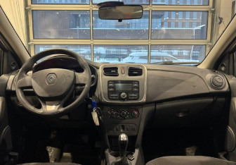 Подержанный автомобиль Renault Logan Sedan 2016 года (14 фото)