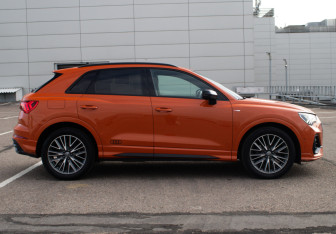 Подержанный автомобиль Audi Q3 2019 года (4 фото)