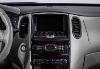 Подержанный автомобиль Infiniti EX 2012 года (13 фото)