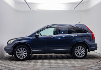 Подержанный автомобиль Honda CR-V 2011 года (8 фото)