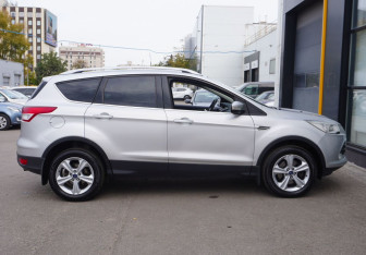 Подержанный автомобиль Ford Kuga 2013 года (4 фото)