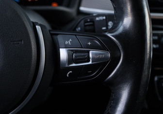 Подержанный автомобиль BMW X2 2017 года (24 фото)