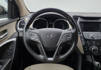 Подержанный автомобиль Hyundai Santa Fe 2014 года (12 фото)