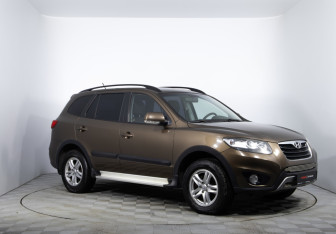 Подержанный автомобиль Hyundai Santa Fe 2011 года (3 фото)