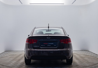 Подержанный автомобиль Kia Cerato Sedan 2012 года (4 фото)