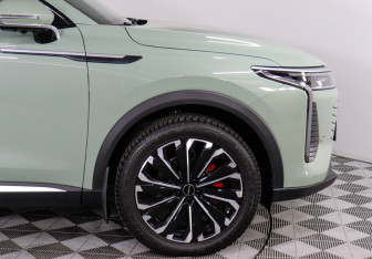 Подержанный автомобиль Exeed RX 2023 года (10 фото)