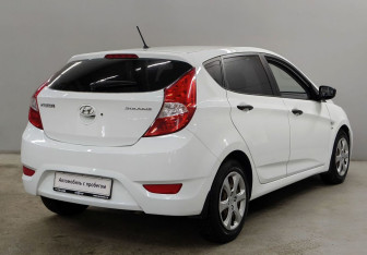 Подержанный автомобиль Hyundai Solaris Hatchback 2011 года (5 фото)