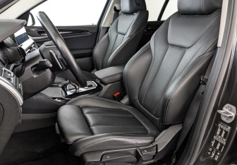 Подержанный автомобиль BMW X4 2021 года (20 фото)