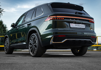 Подержанный автомобиль Geely Monjaro 2025 года (6 фото)
