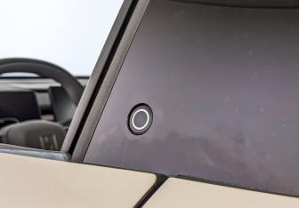 Подержанный автомобиль Zeekr X 2023 года (24 фото)